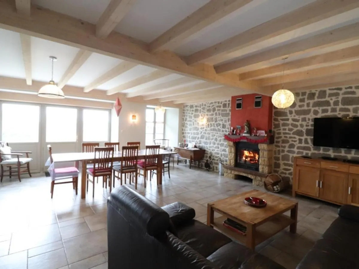 Maison De Caractere Renovee Avec Cheminee, Terrasse, Jardin Et Acces Aux Stations De Ski Et Sites Naturels - Fr-1-742-480 Cezens