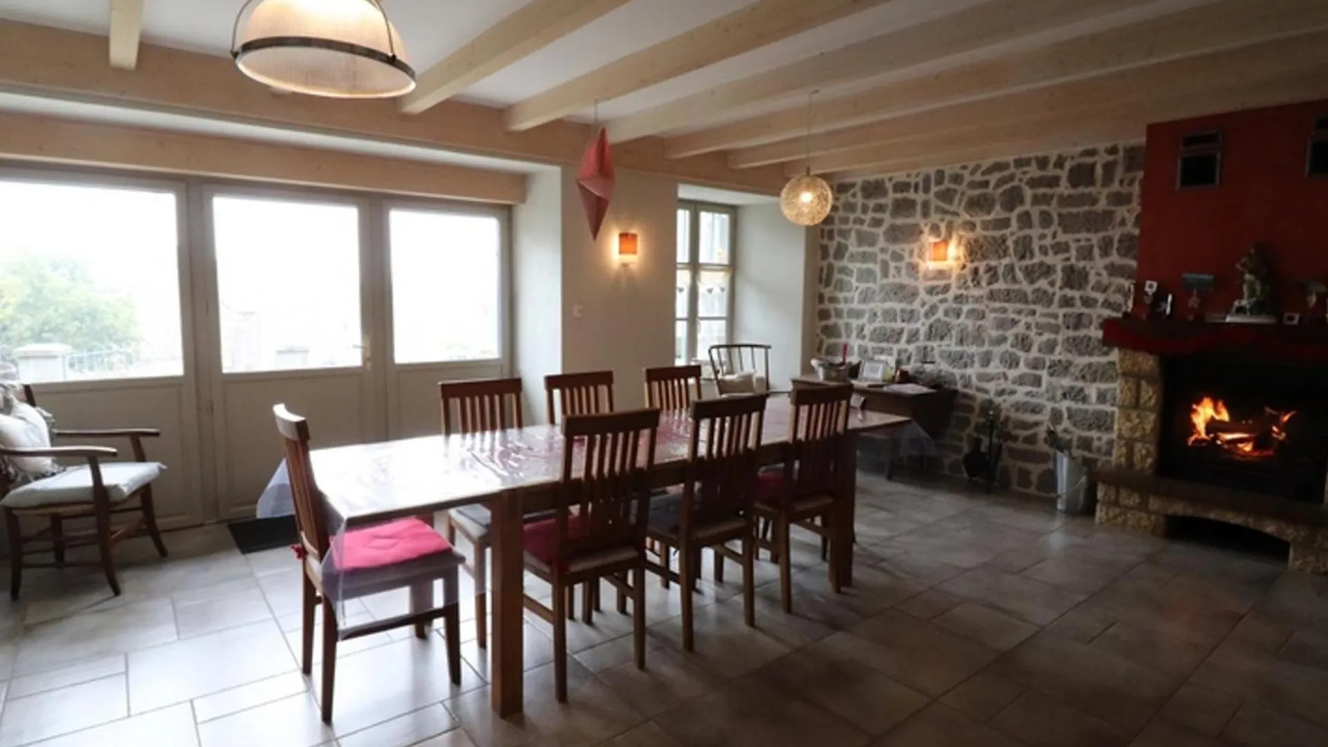 Casa de Férias Maison De Caractere Renovee Avec Cheminee, Terrasse, Jardin Et Acces Aux Stations De Ski Et Sites Naturels - Fr-1-742-480 Cezens