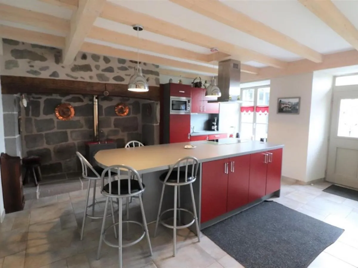 Holiday home Maison De Caractere Renovee Avec Cheminee, Terrasse, Jardin Et Acces Aux Stations De Ski Et Sites Naturels - Fr-1-742-480 Cezens